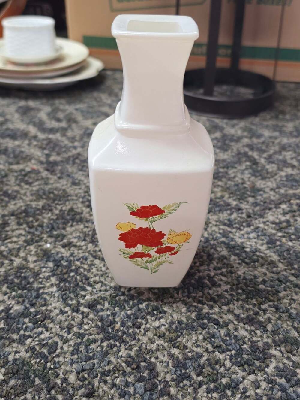 Avon Imari Extraordinaire 7 Inch Floral Bud Vase